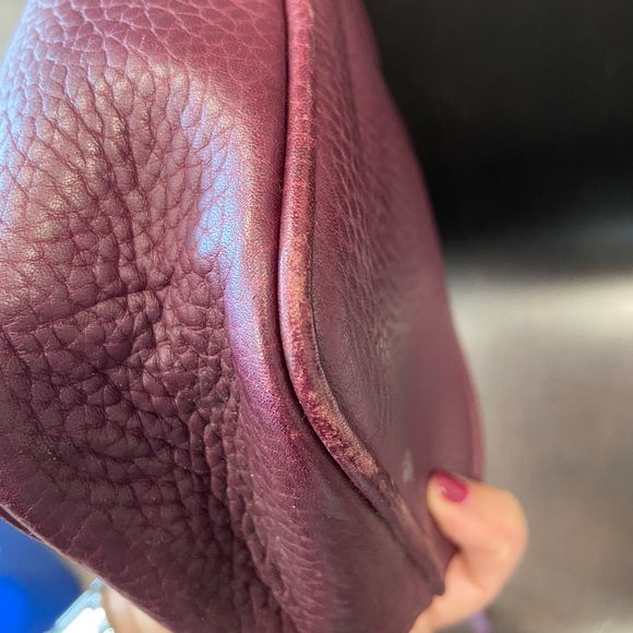 Gigi New York Crossbody Camera Bag Pebbled Leather Plum - Picture 2 of 8